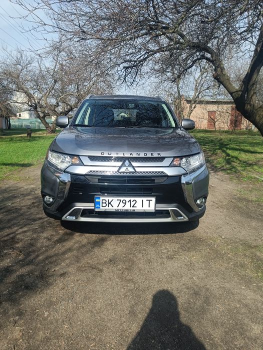 Outlander PHEV  2019р