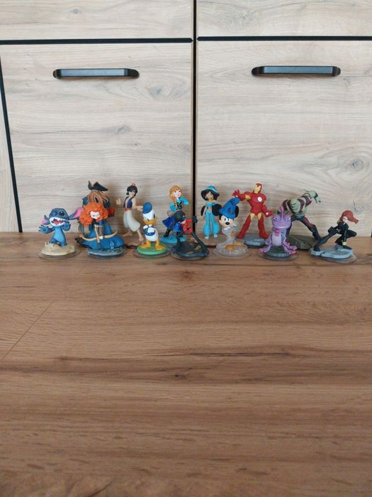 Zestaw Disney Infinity 2.0 + figurki + dyski + portal – PS4