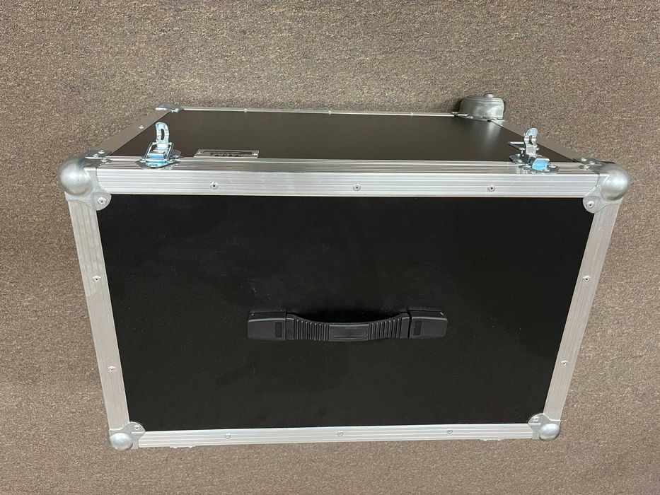 Skrzynia transportowa _ Case.