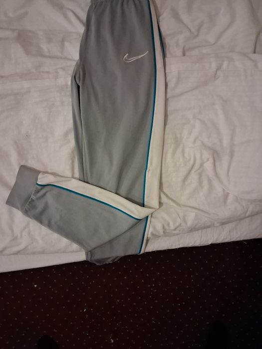 Spodnie nike turkusowe