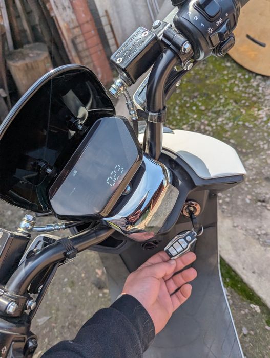 Электроскутер Fada Nio 2000W  32Ач,80км