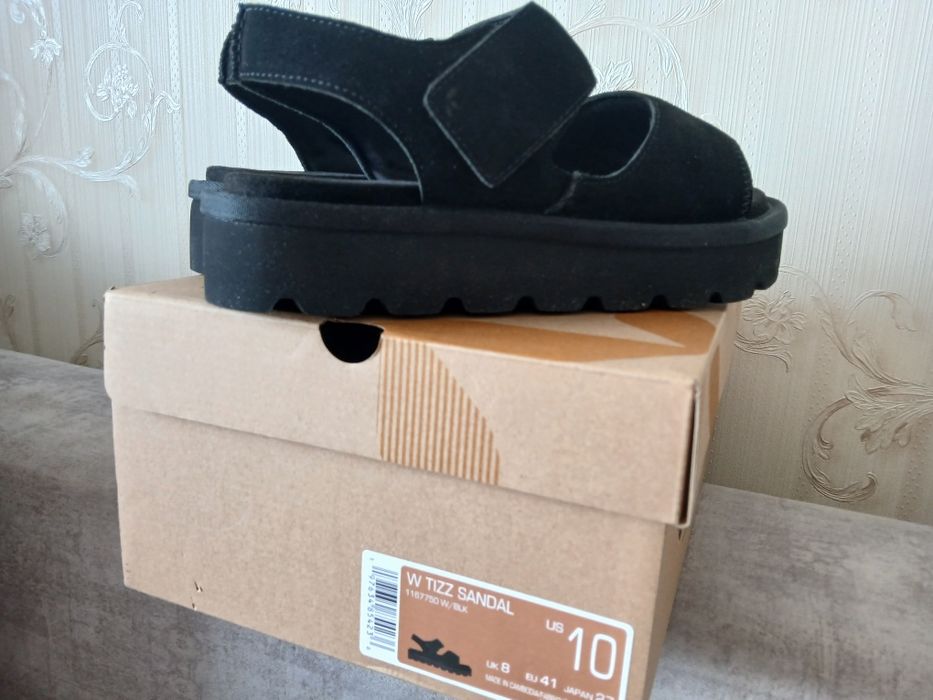 Босоніжки жіночі Ugg оригінал  нові 40 розмір, устілка 27см