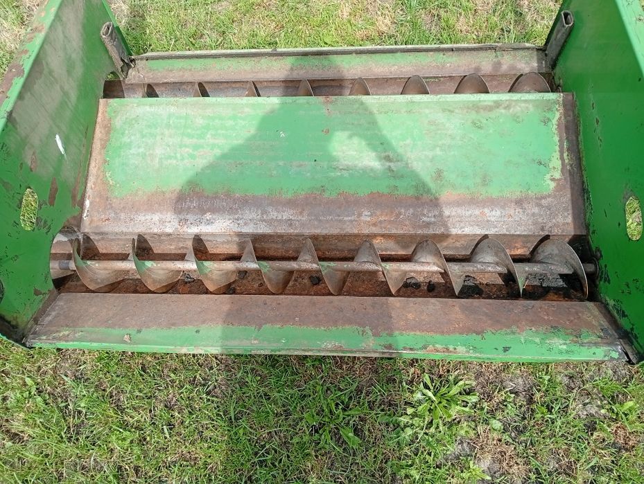 Kosz przyjęciowy ze żmijkami John Deere 970,975,1072,1075