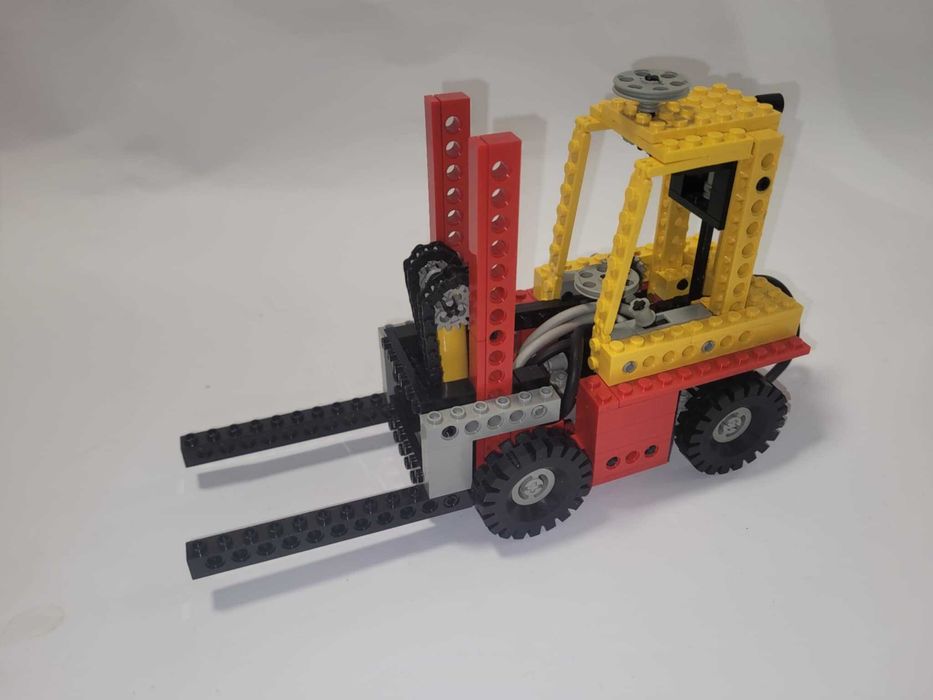 Lego Technic Pneumatic Fork-Lift Truck/Wózek widłowy 8843