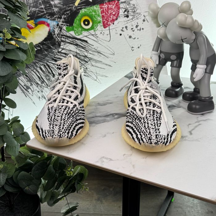 Кросівки Adidas Yeezy Boost 45 розмір E159