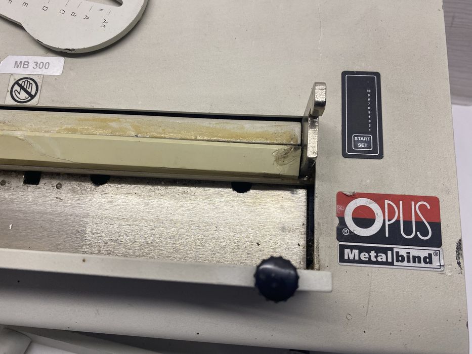 Біндер Opus MB300 A4 (для металевого каналу)