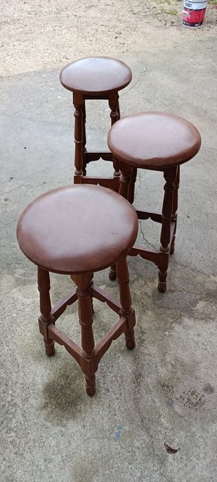 Balcão em Madeira Maciça com 3 Bancos