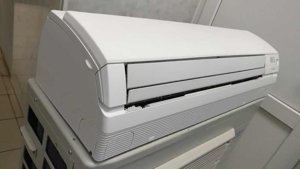 Кондиционер настенный инвертор Daikin FTXS50D2V1W б/у до 60 м2 монтаж