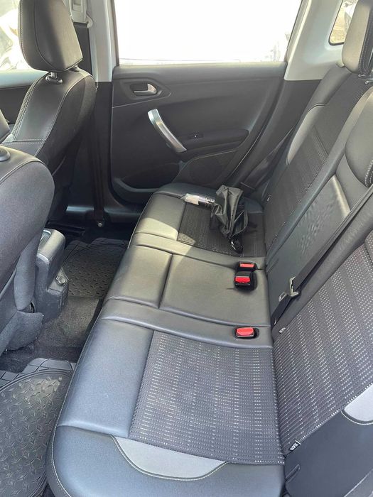 Peugeot 2008 — fotografia 9