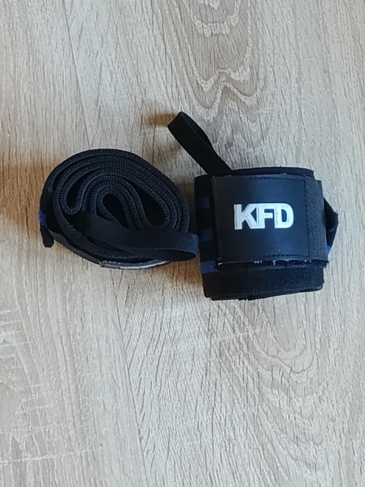 KFD Wrist Wraps - 900 mm (Usztywniacze na nadgarstki)

favorite_border