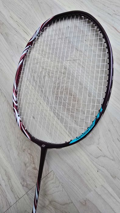 rakieta yonex astrox 100zz 3UG5