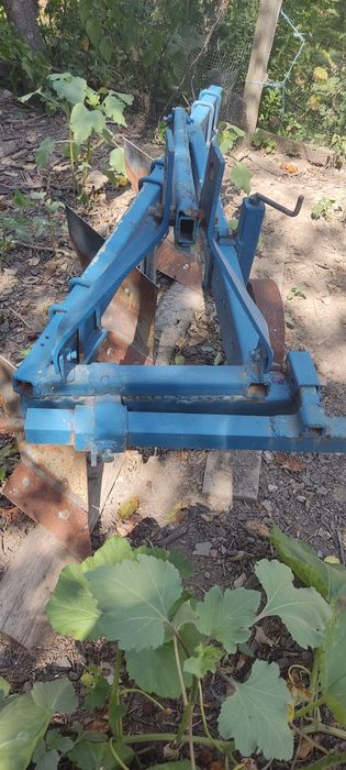 Продам плуг 3 корпуса