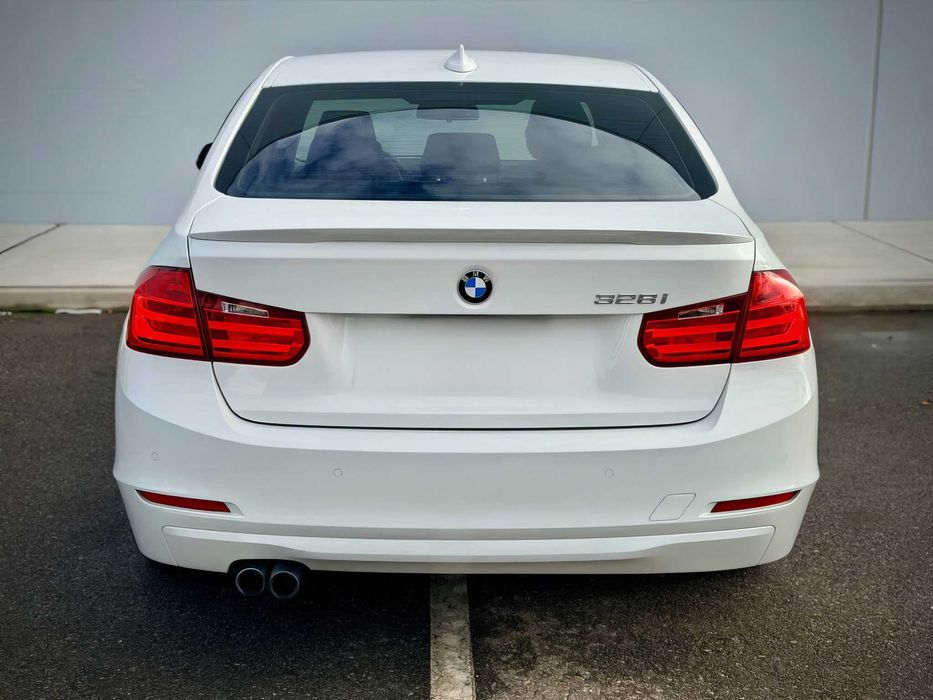 BMW 3 Series      2015