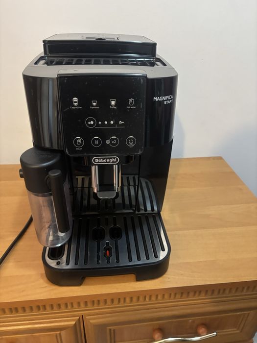 Ekspres DELONGHI Magnifica Start ECAM 220.60.B