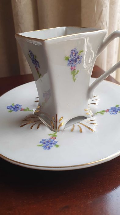 Chávenas e Pires de Porcelanas D´ARTVAL e Japonesa
