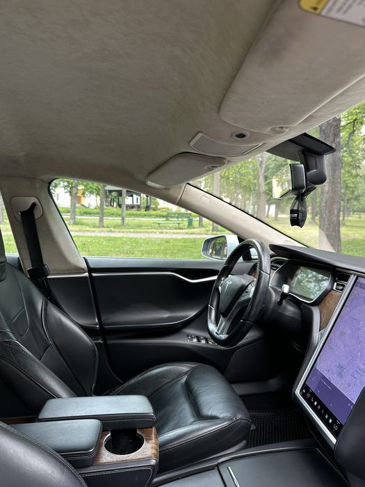 Tesla Model S  75 ( Тесла )