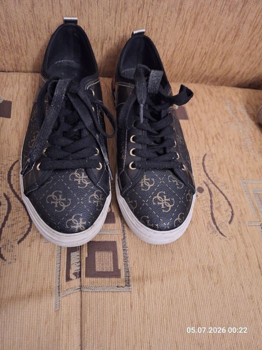 GUESS Sneakersy 38