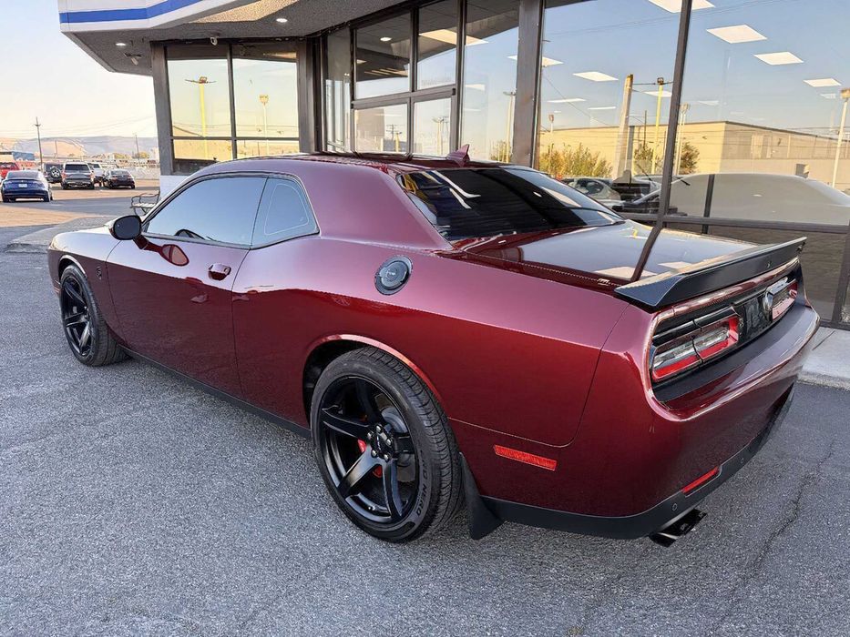 Dodge Challenger SRT Hellcat      2022