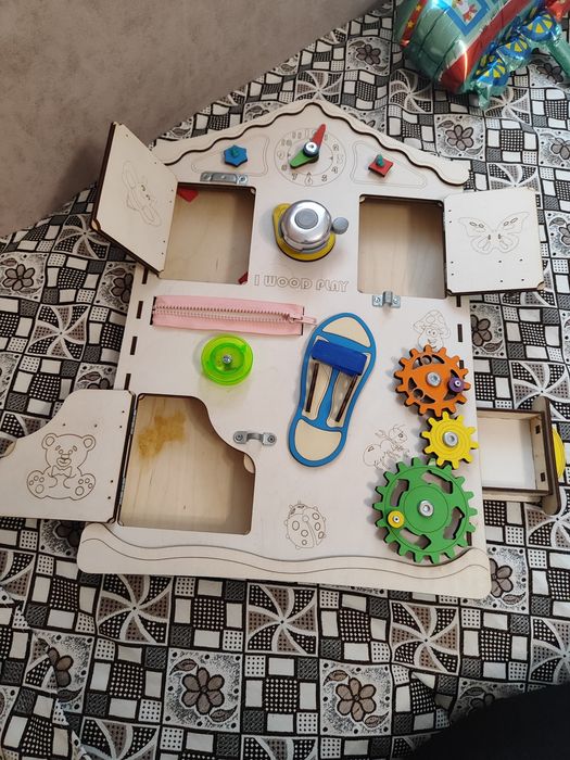 Продам развивающий bizybord