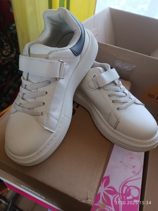 Продам кросівки на хлопчика