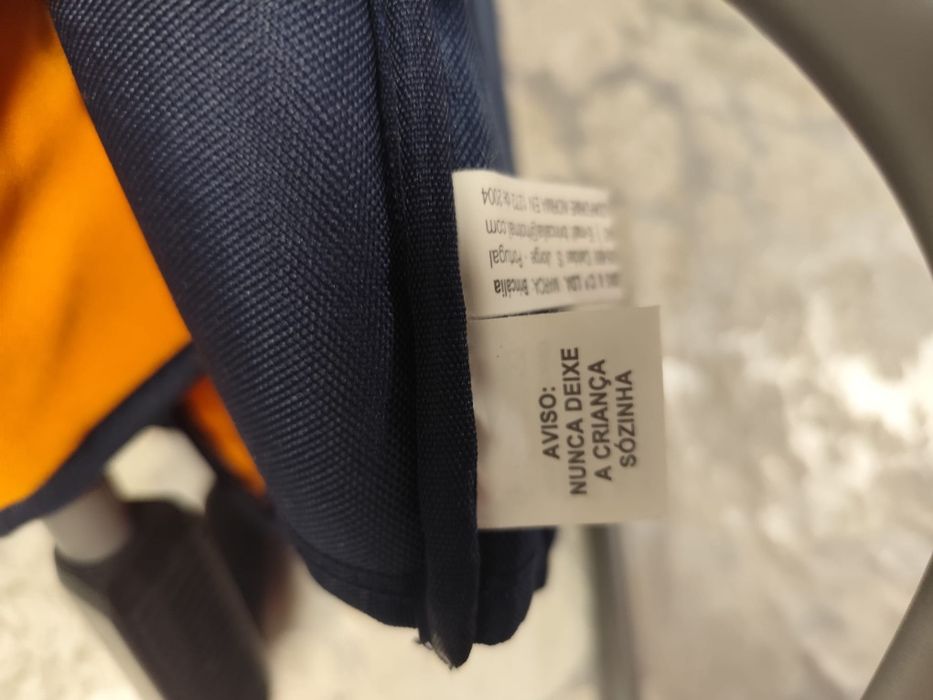 Cadeira de bebe portatil de fixaçao
25€