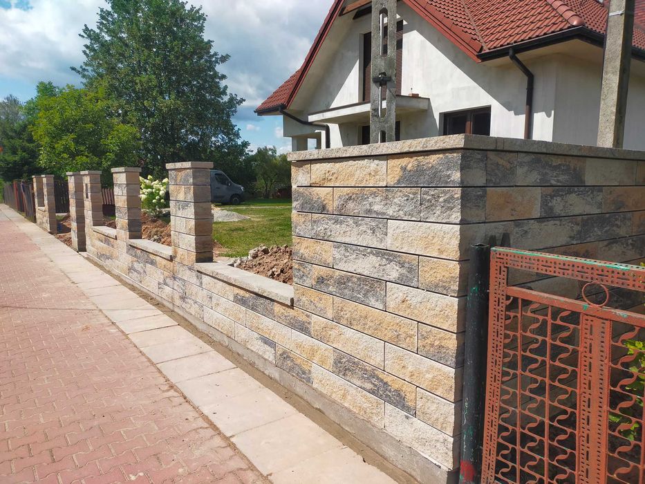 Ogrodzenia Murowane z pustaków gładkich i łupanych.