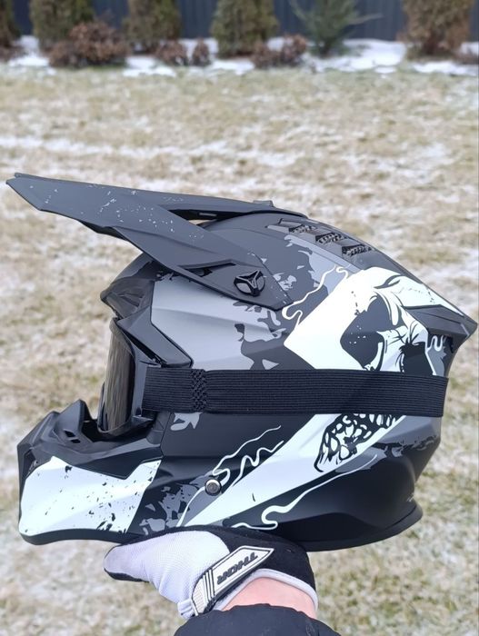 Новий кроссовий шолом