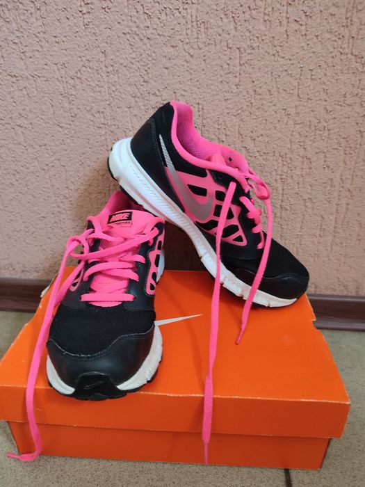 Кроссовки,Nike,стелька 24см.