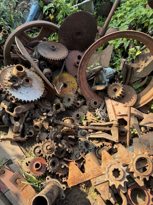 Продам запчастини до різних тракторів Т-25,Т-40,Т-16,МТЗ,ЮМЗ 80-90р.