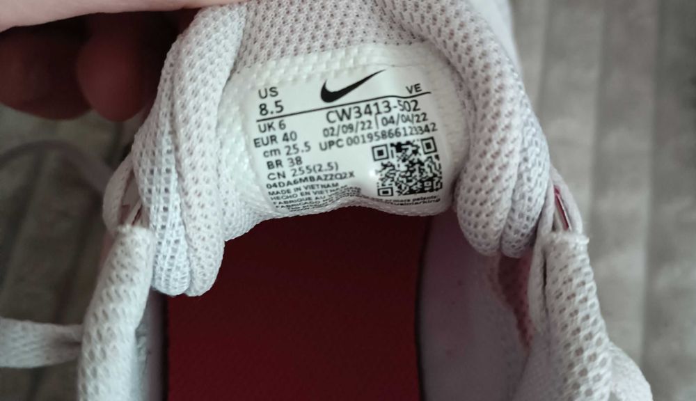 Кросівки жіночі (39 розмір) NIKE