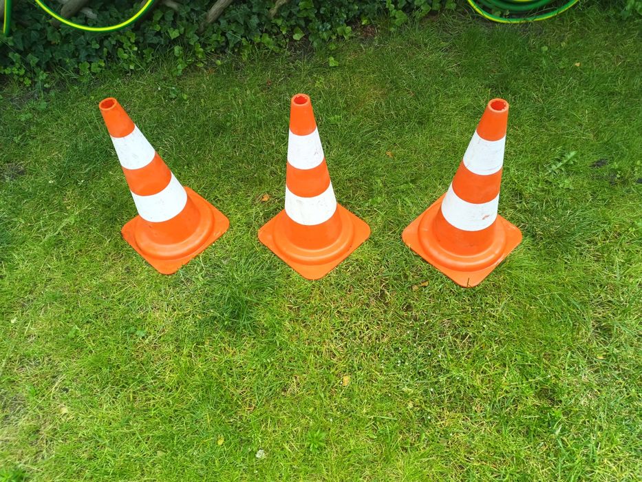 Pachołki drogowe 3 sztuki