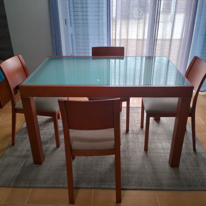 Móveis sala de jantar e Tv