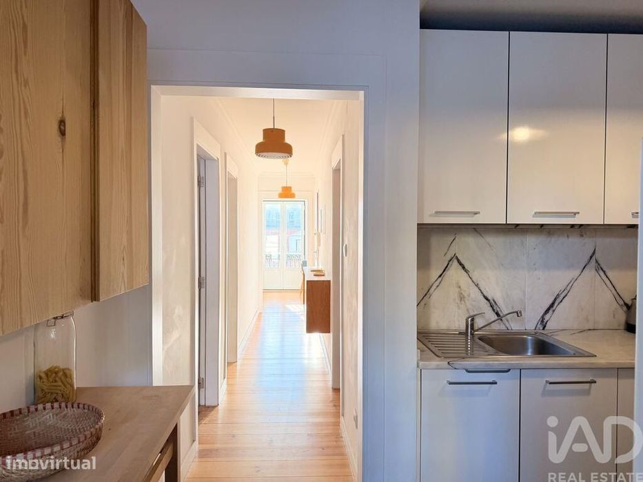 Apartamento T2 em Misericórdia de 51,3 m2