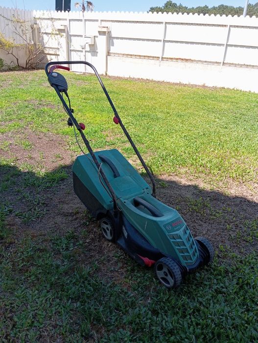 Cortador de Relva Bosch Ratuk 32 - para peças ou conserto