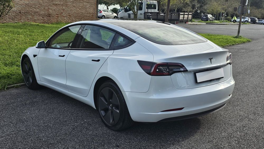 Tesla Model 3 Standard Range Plus  RWD