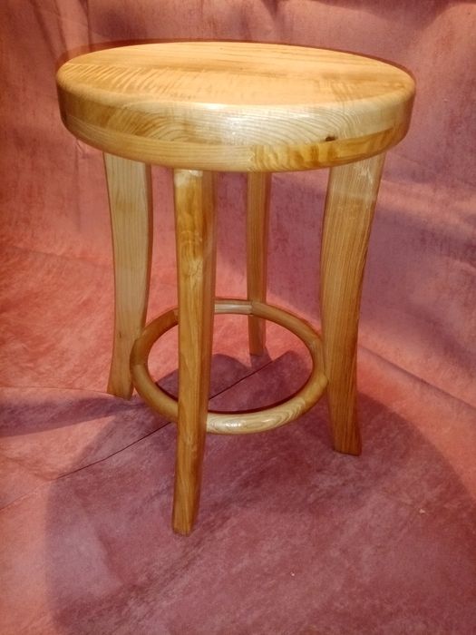 Табурет из ясеня