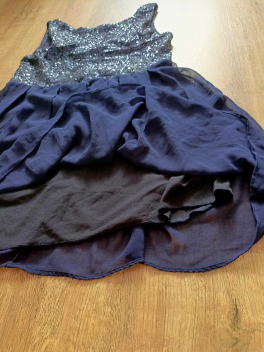 Sukienka granatowa z cekinami