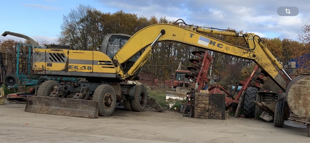 Екскаватор "Твэкс" ЕК-18