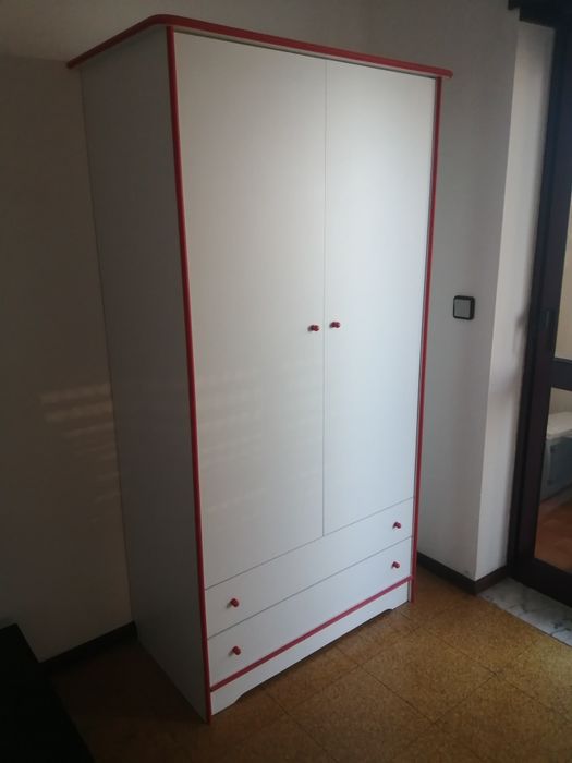 Roupeiro com 2 portas + 2 gavetas