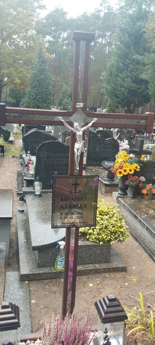 Obrzeże ,krzyż nagrobny ,obudowa grobu