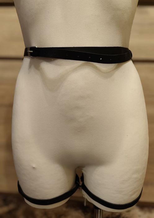 Harness z ekologicznej skóry z kajdankami