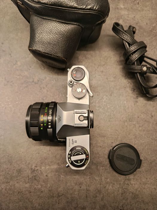 Pentax Spotmatic SP II + MC Helios 44M-4 58mm f/2 – M42