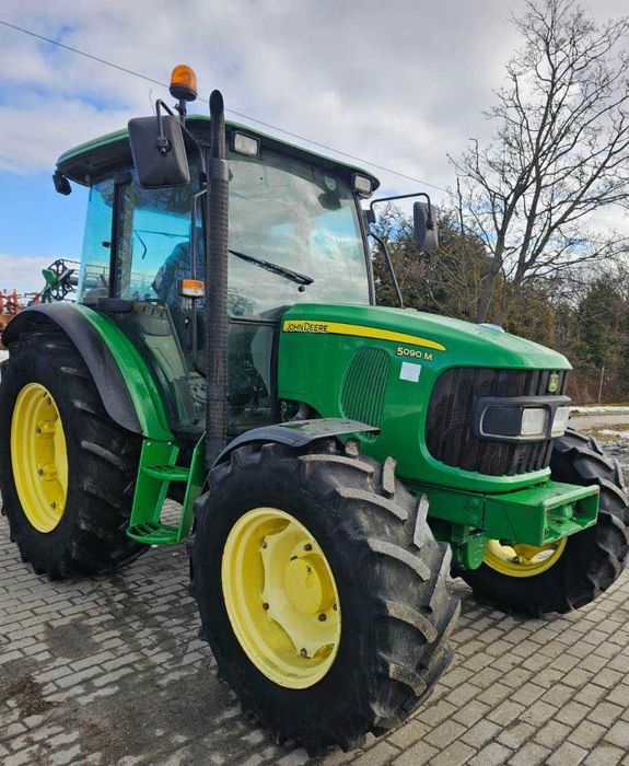 Ciągnik John Deere 5090 M ,  4721 h , 2011 rok. JD 5090M