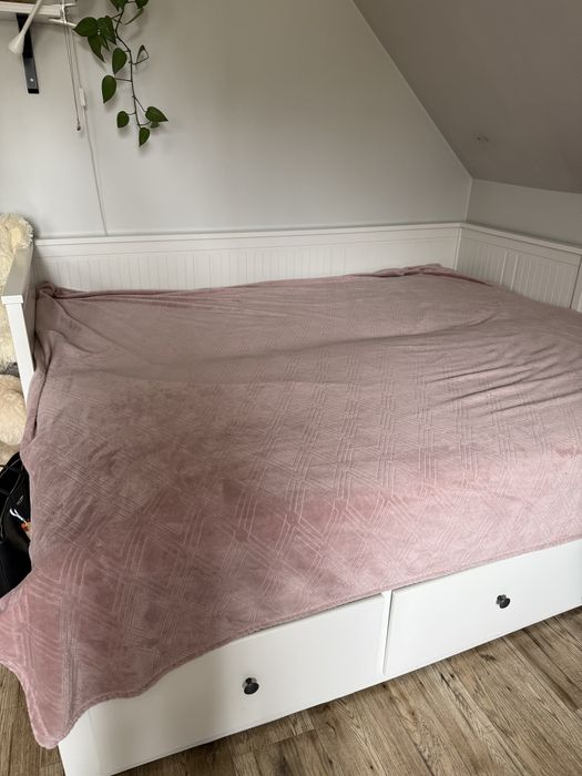 Łózko HEMNES ikea. Rozsuwane z materacami sprężynowymi.