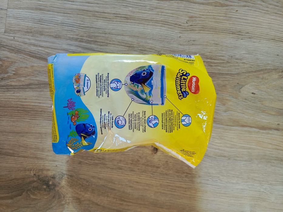 Pieluchy do wody basen dla dziecka noworodka niemowlę huggies
