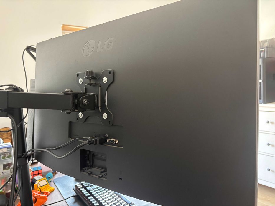 Monitor LG 27 (75Hz)