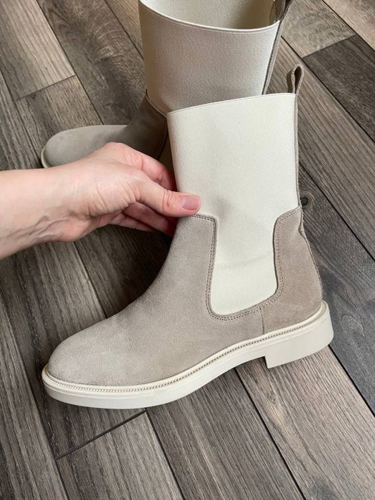 Жіночі черевики, натуральна замша