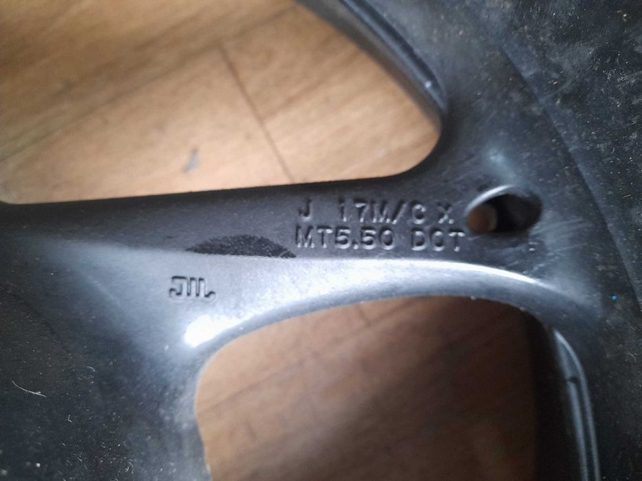 Jante Traseira Tubless C/Pneu OEM SUZUKI GSXR 6 0 0   7 5 0 2 0 1 0