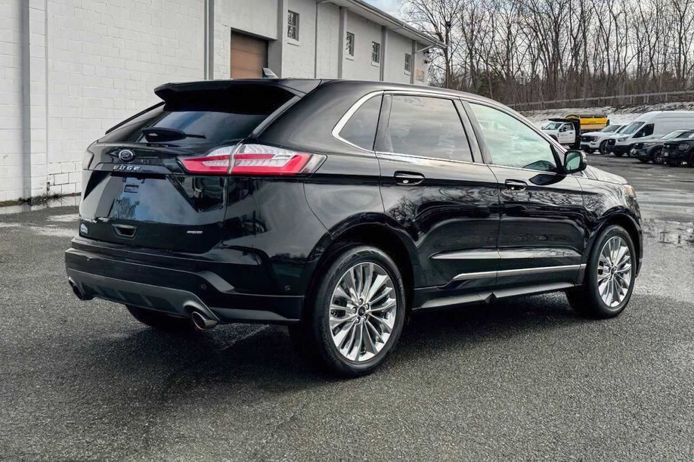 Ford Edge Titanium      2024