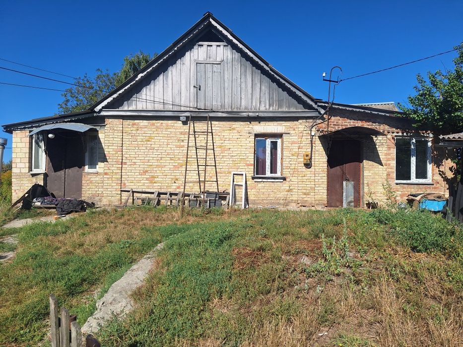 Будинок 90 м+9 с  біля 7 школи міські комунікації м.Бориспіль